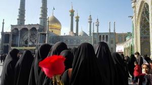 توفیق حضور فعالان فرهنگی در حرم حضرت معصومه(س) در آستانه ورود ایشان به شهر قم