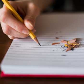 نوشتن یک متن با موضوعات داده شده